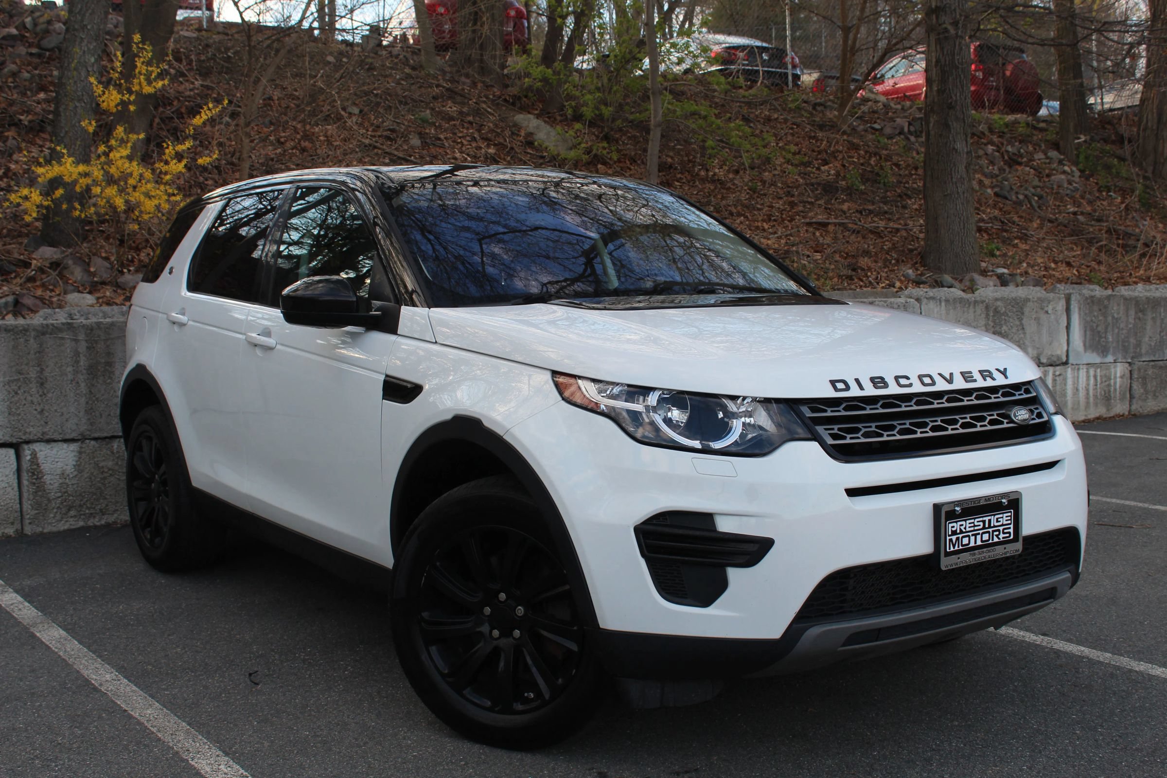 Used 2017 Land Rover Discovery Sport SE AWD/4WD image 4