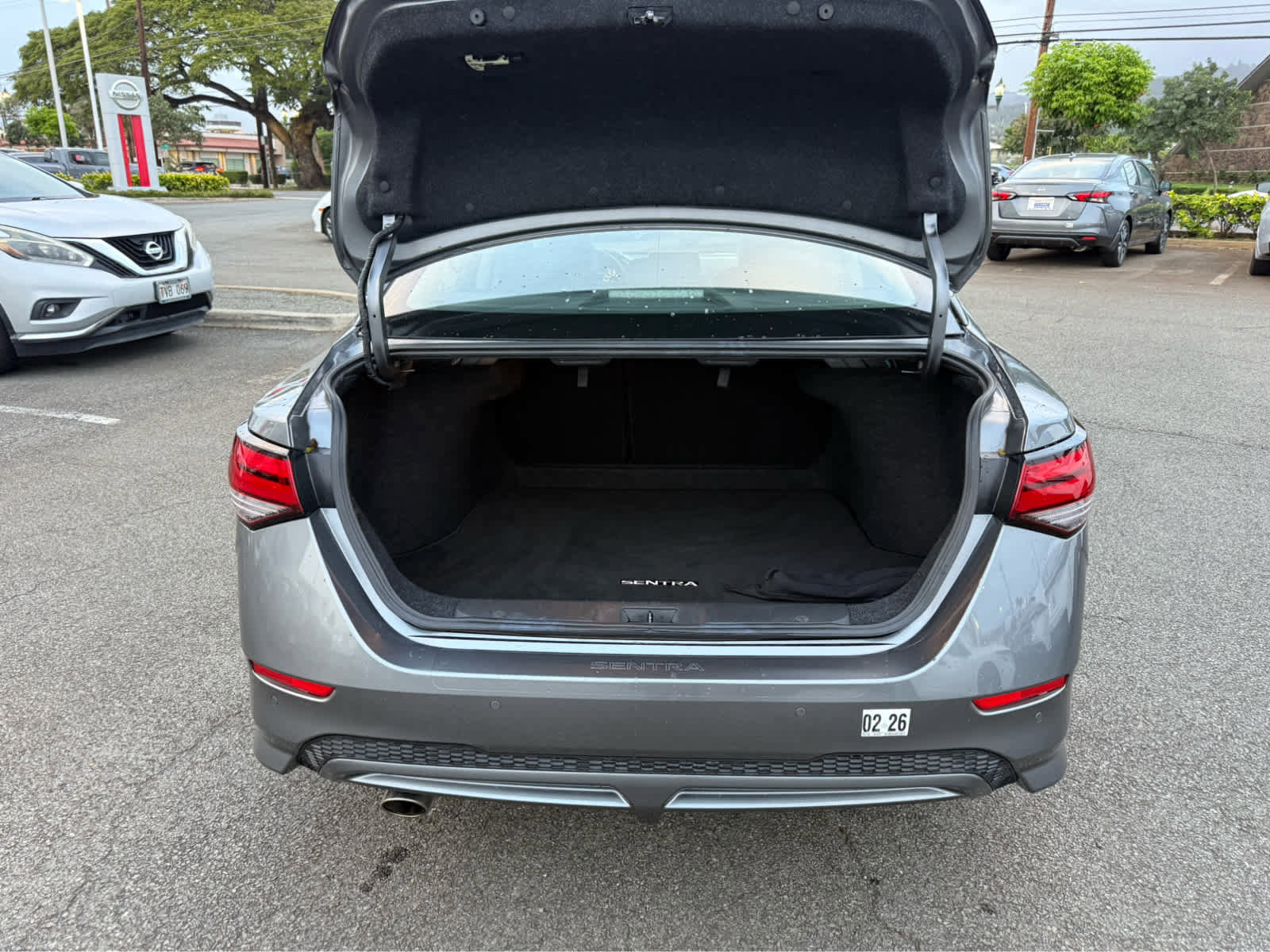 Used 2022 Nissan Sentra SR w/ SR Premium Package image 11