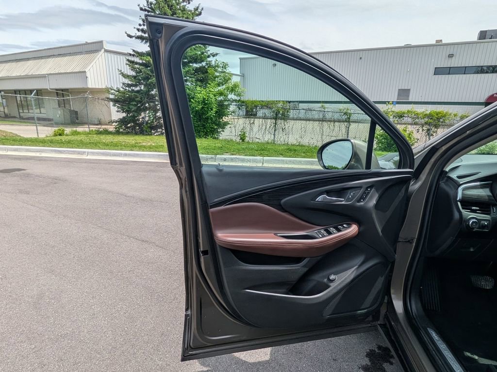 Used 2017 Buick Envision Essence FWD image 13