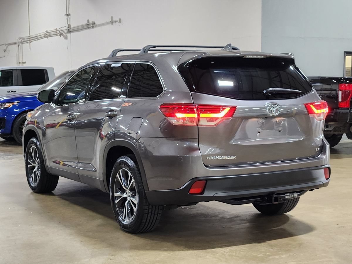Used 2019 Toyota Highlander Plus FWD image 11