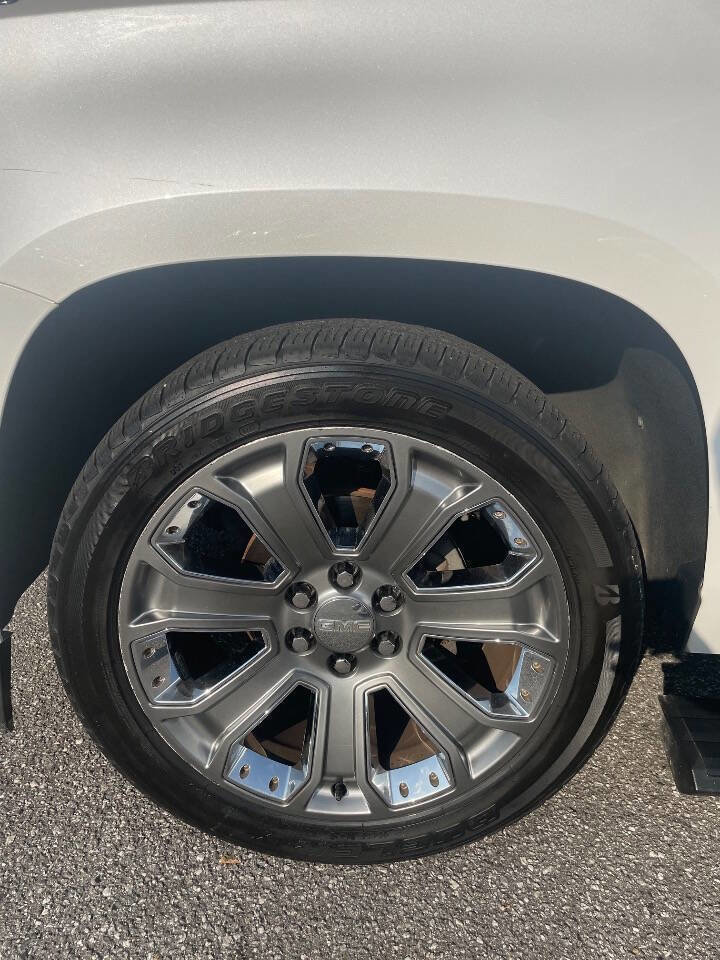 Used 2017 GMC Yukon XL Denali w/ Open Road Package image 38