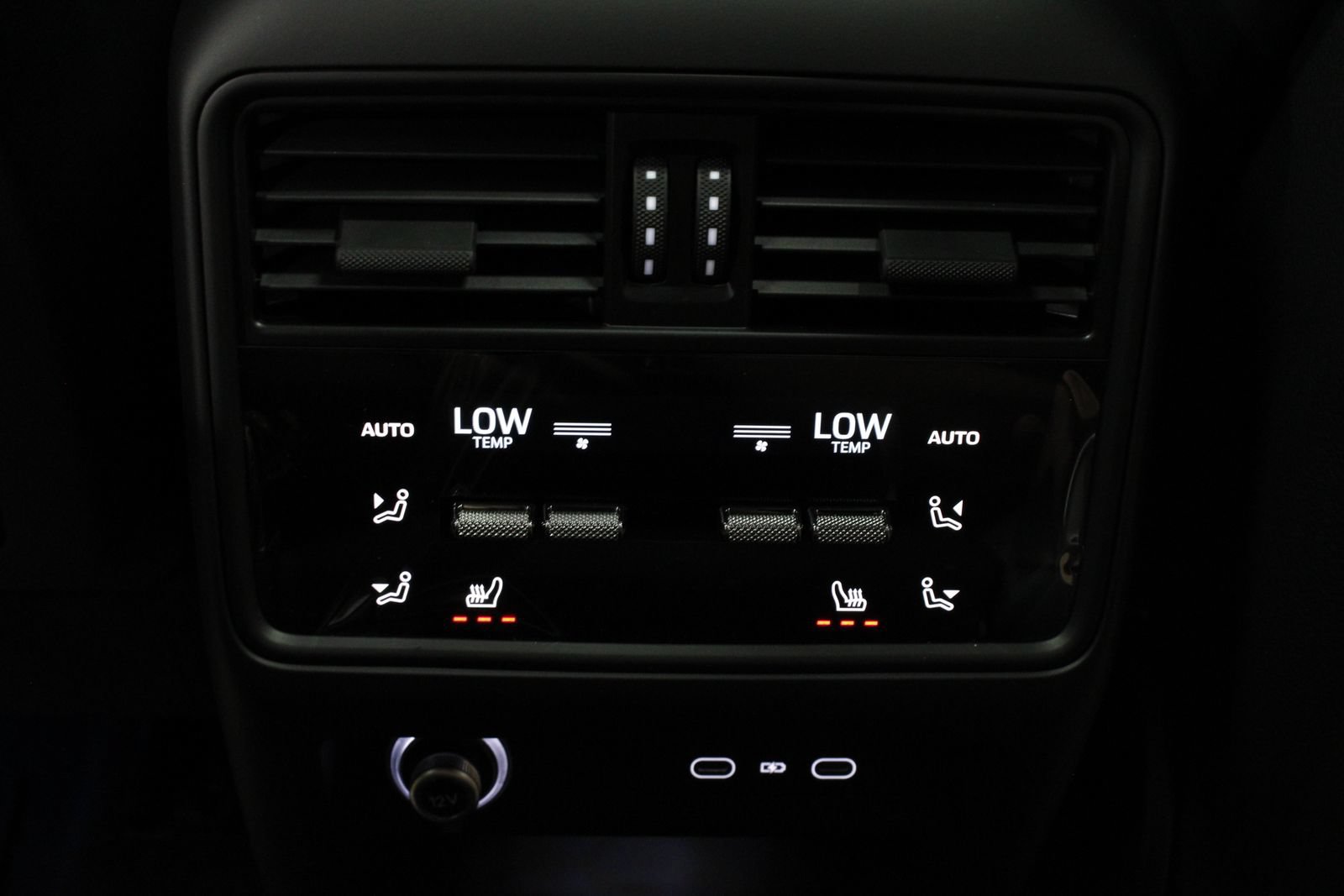 New 2026 Porsche Cayenne Coupe AWD/4WD image 36