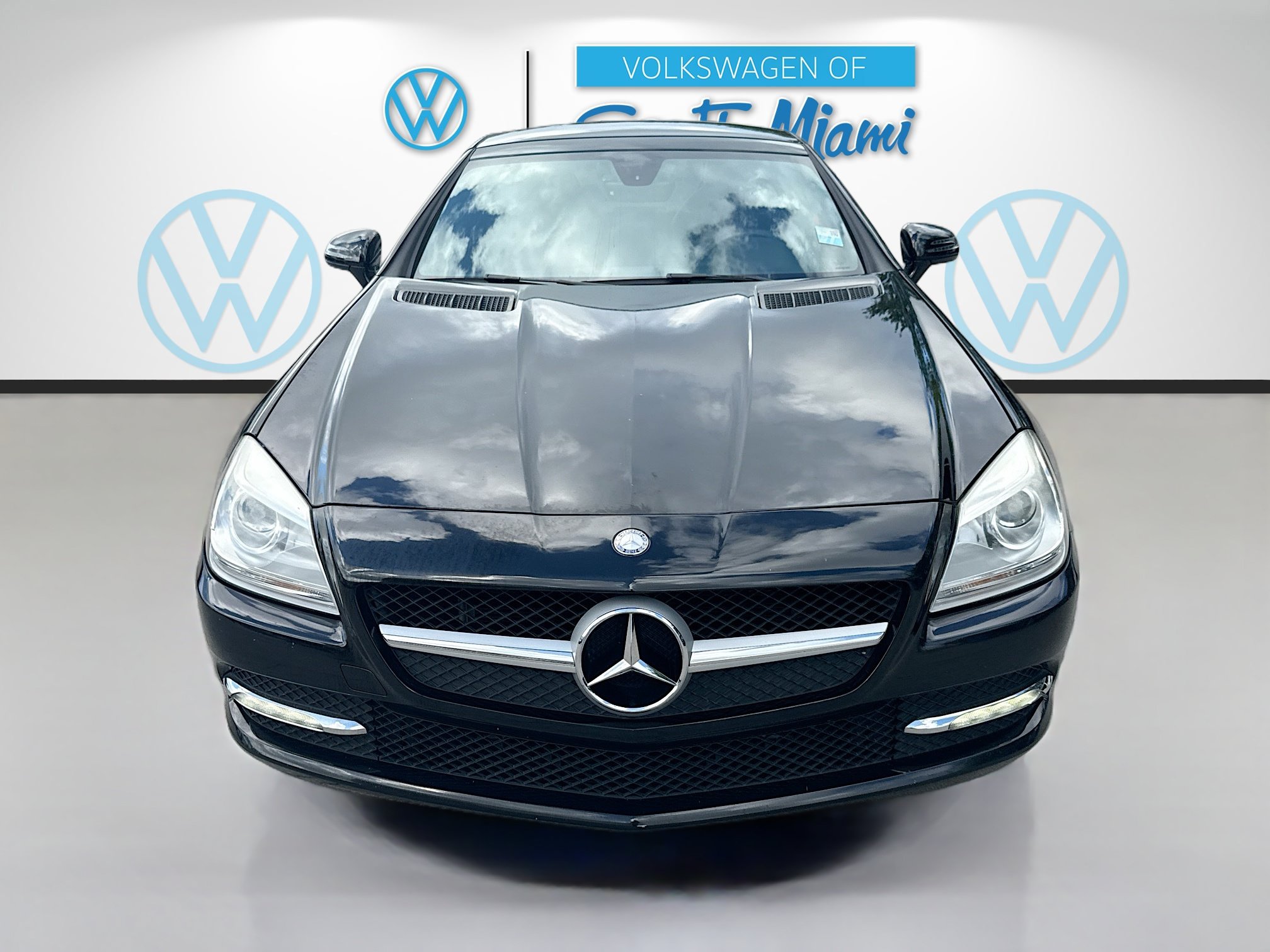 Used 2013 Mercedes-Benz SLK 250 image 2