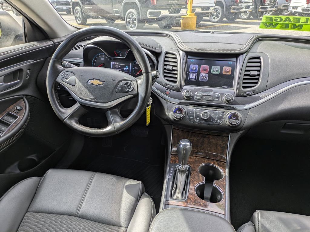 Used 2014 Chevrolet Impala LT w/ Convenience Package image 14