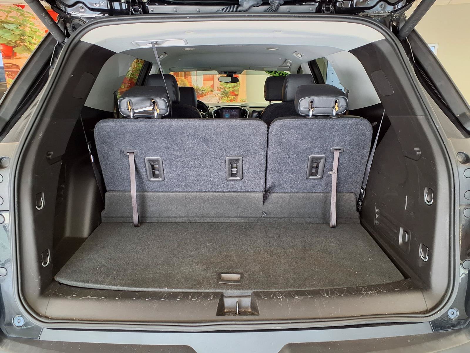 Used 2019 Chevrolet Traverse LT FWD image 17