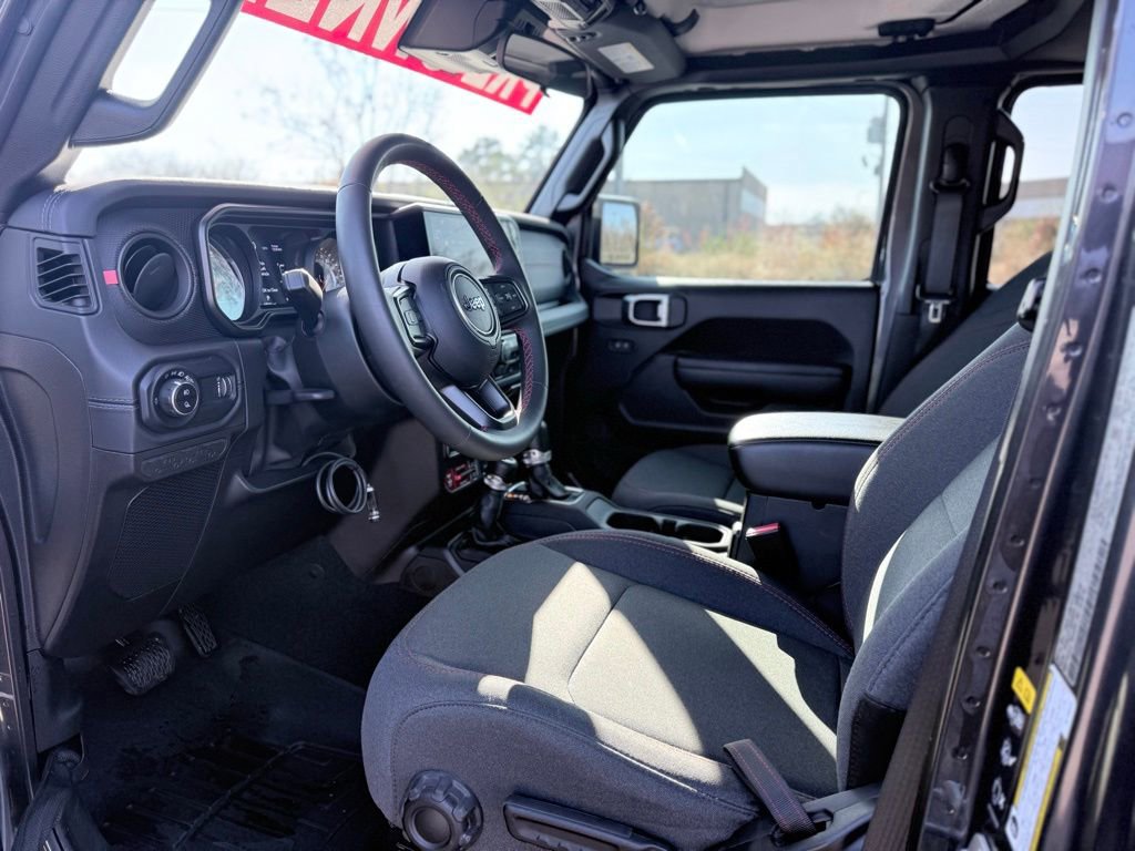 Used 2024 Jeep Gladiator Rubicon image 10