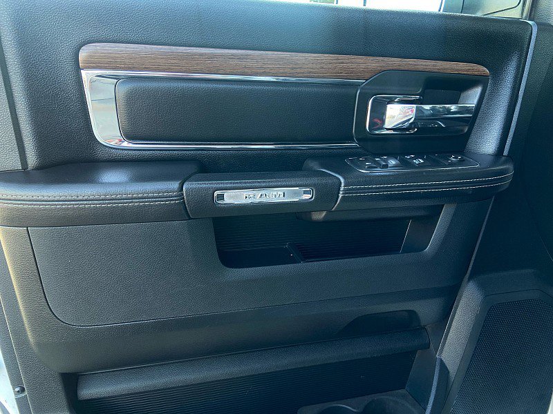 Used 2017 RAM 1500 Laramie image 19