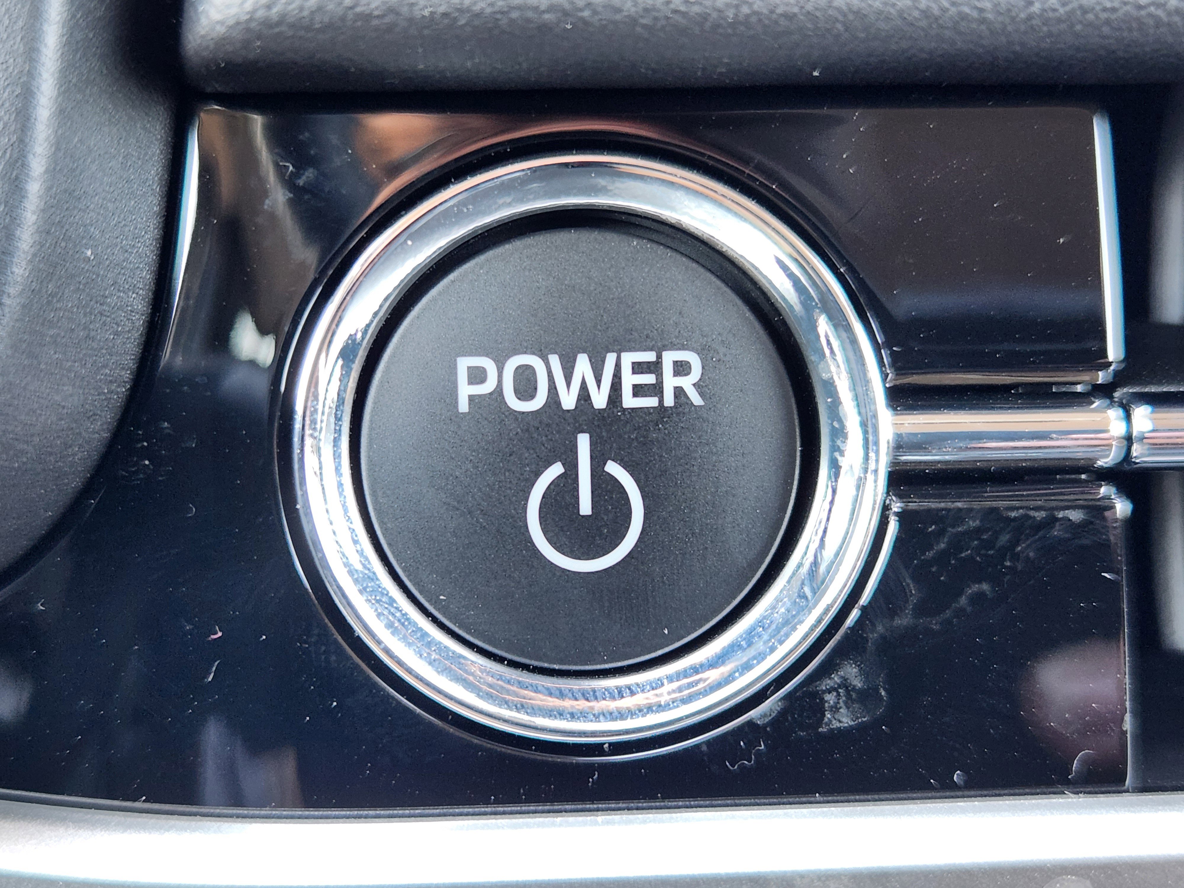 New 2025 Mitsubishi Outlander SE image 21