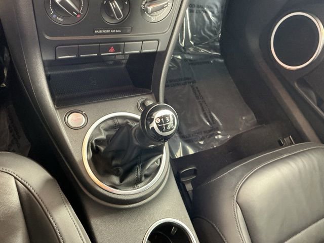 Used 2013 Volkswagen Beetle 2.0T image 29