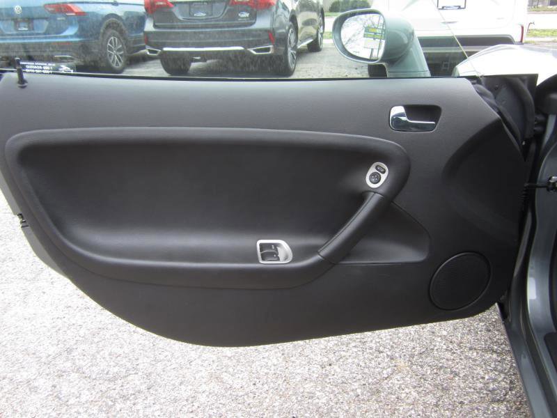 Used 2006 Pontiac Solstice Convertible w/ Premium Package RWD image 6