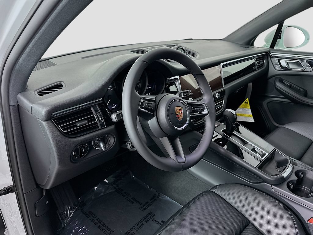 New 2026 Porsche Macan AWD/4WD image 4