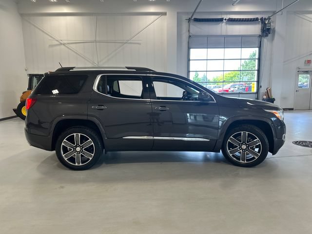 Certified 2017 GMC Acadia Denali w/ Technology Package AWD/4WD image 4