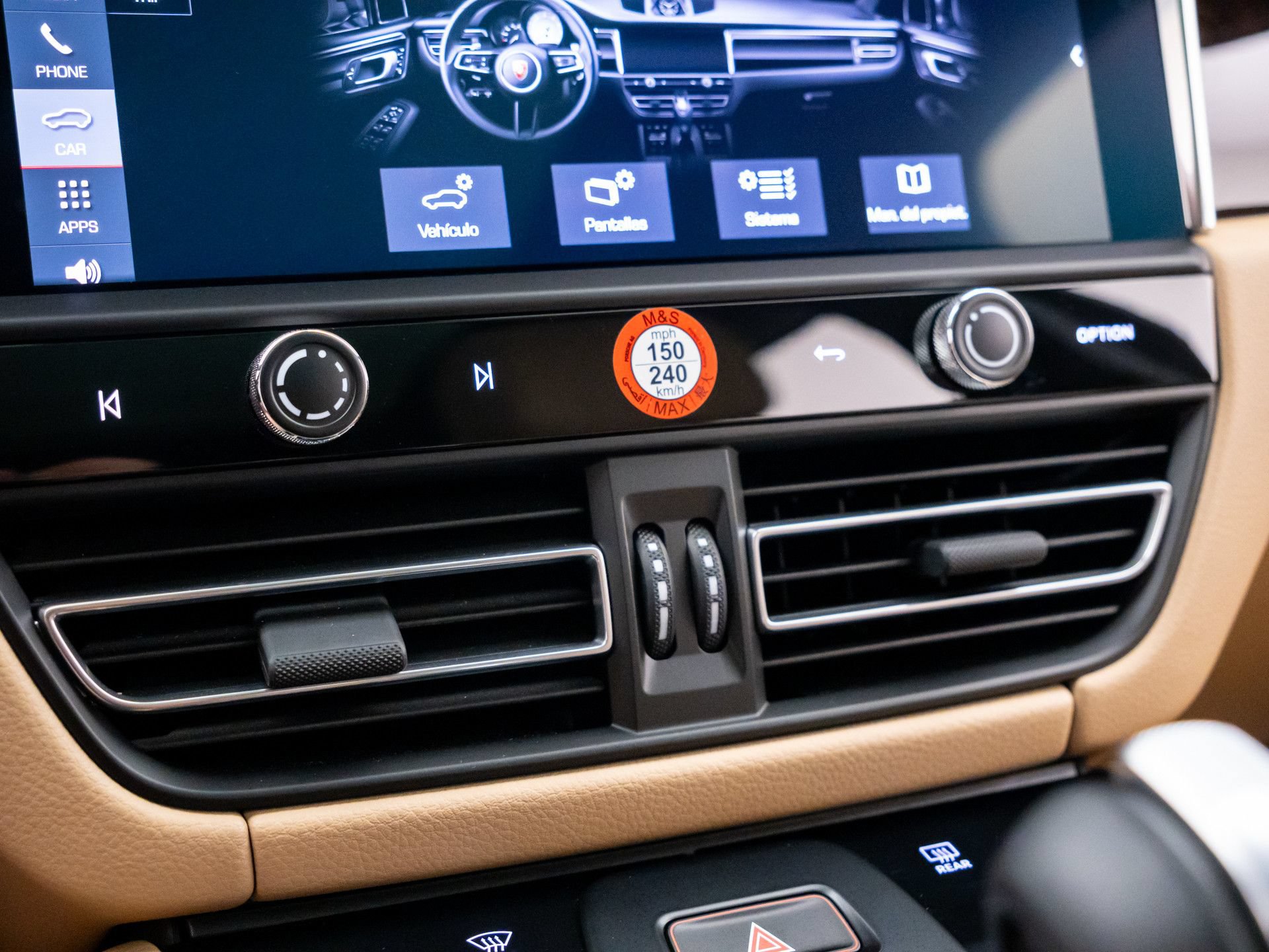 Certified 2026 Porsche Macan AWD/4WD image 25