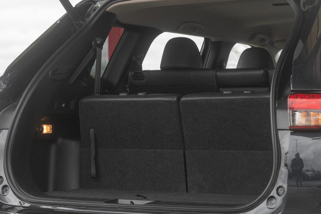 Used 2024 Mitsubishi Outlander SE Black Edition image 42