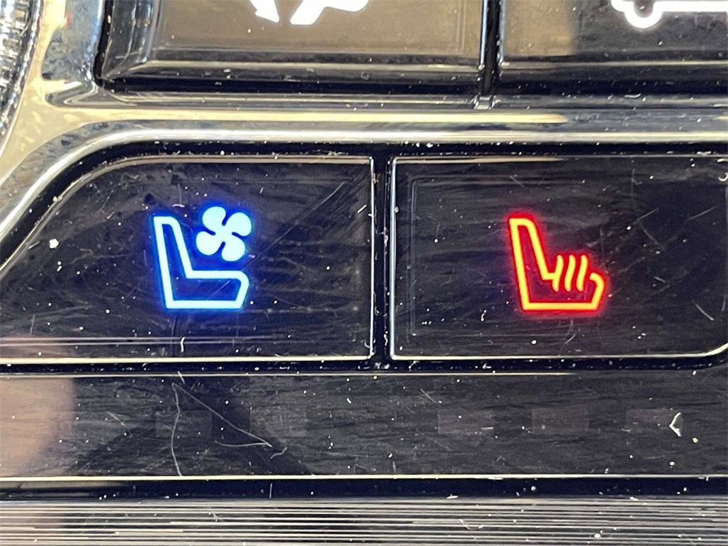 Certified 2023 Lincoln Nautilus Reserve w/ Equipment Group 201A image 20