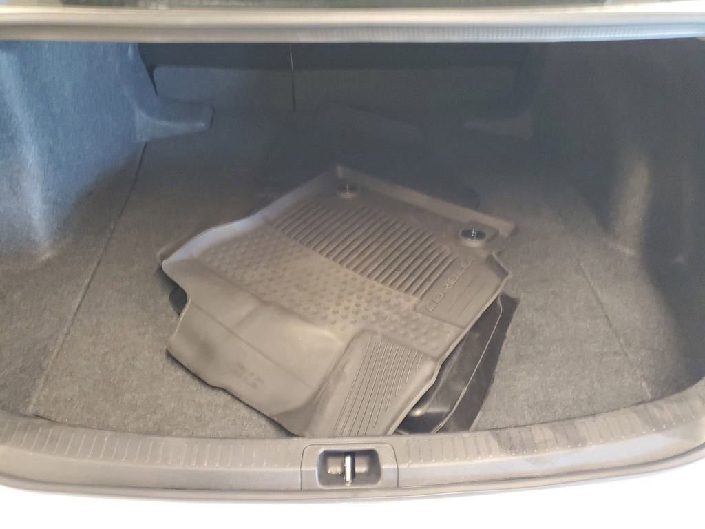 Used 2025 Toyota Corolla LE image 8