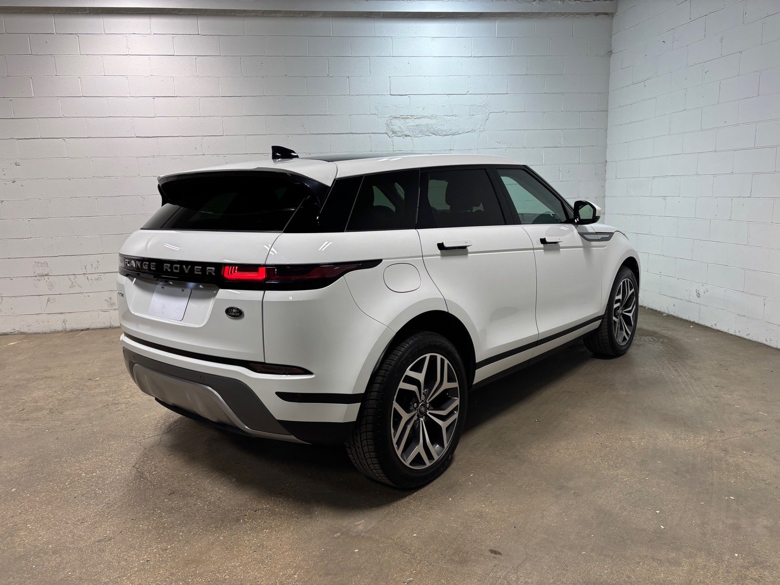 Used 2023 Land Rover Range Rover Evoque SE AWD/4WD image 6