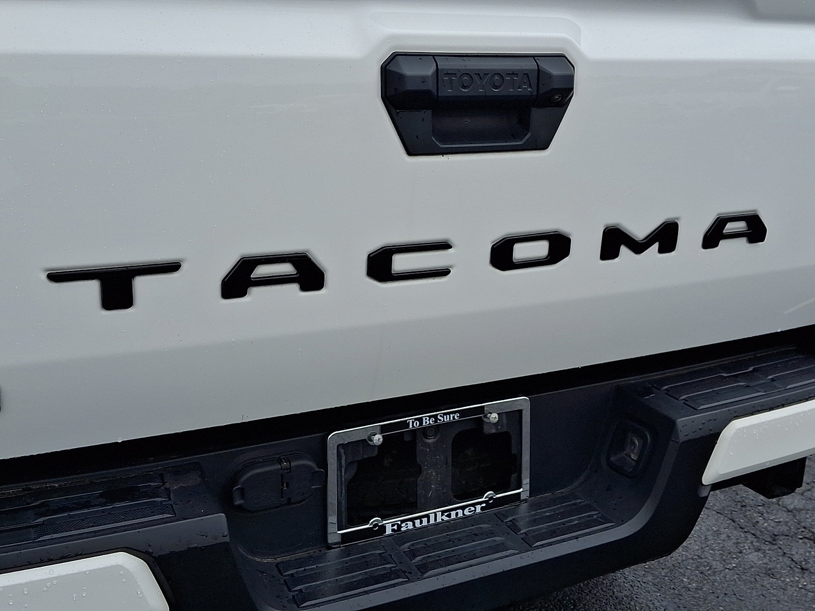 Used 2024 Toyota Tacoma SR5 AWD/4WD image 31