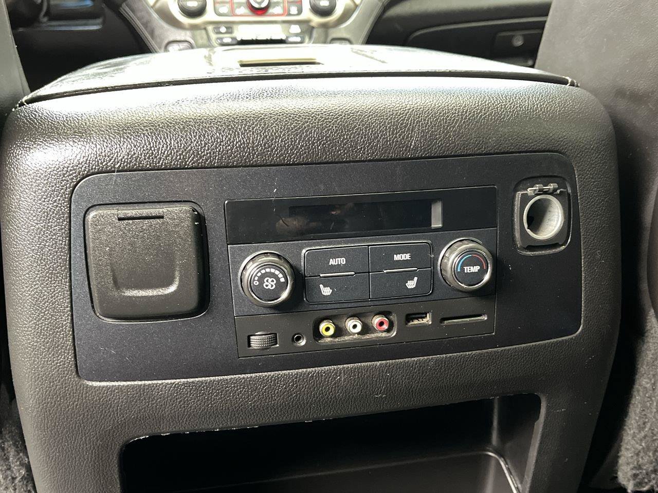 Used 2015 GMC Yukon Denali w/ Touring Package AWD/4WD image 14