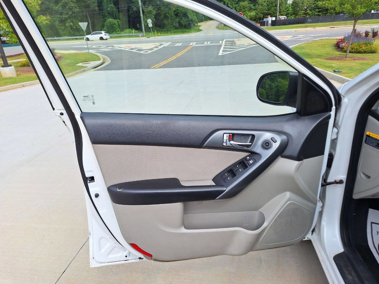 Used 2013 Kia Forte EX image 11