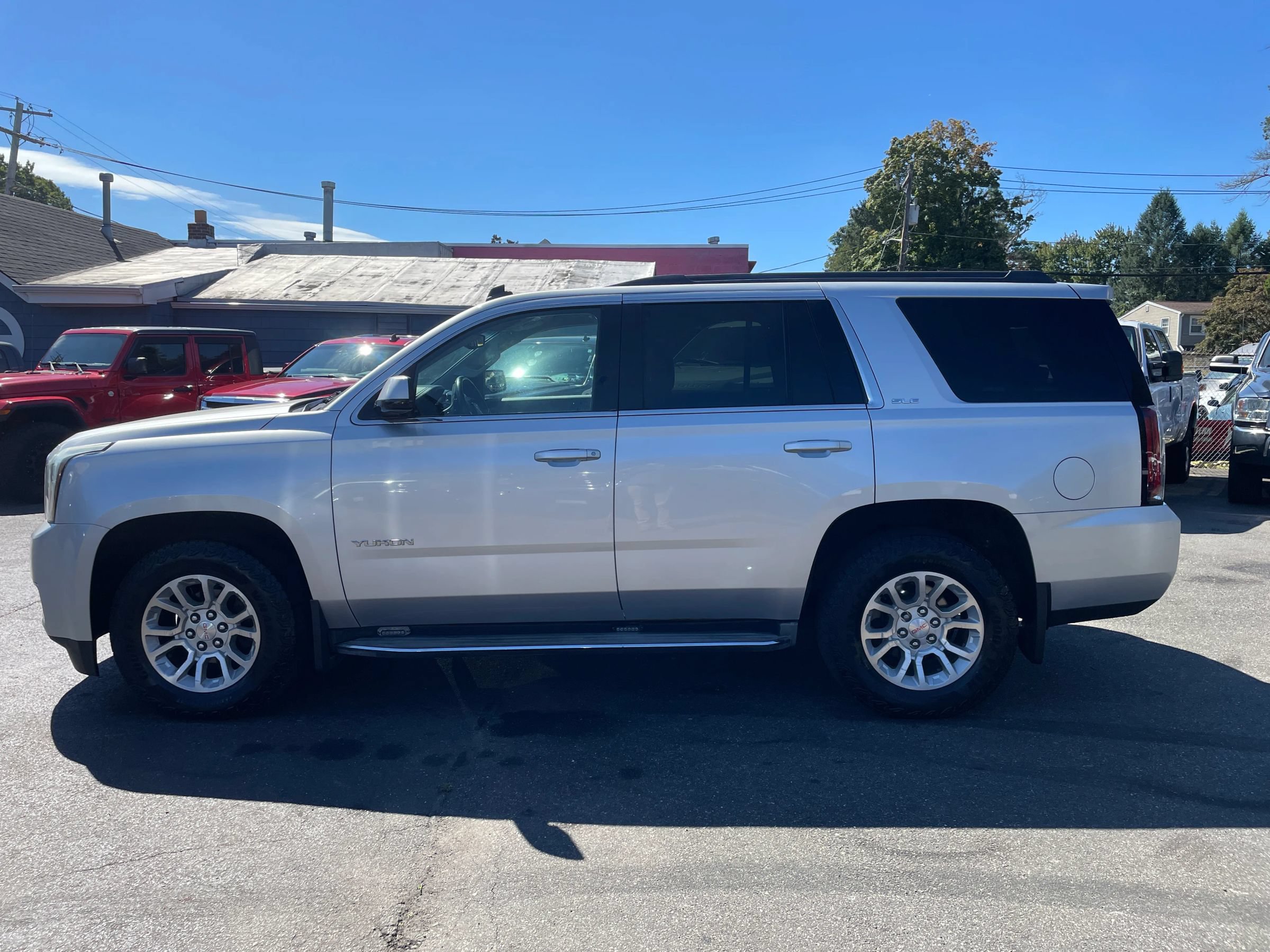 Used 2015 GMC Yukon SLE w/ HD Trailering Package AWD/4WD image 2