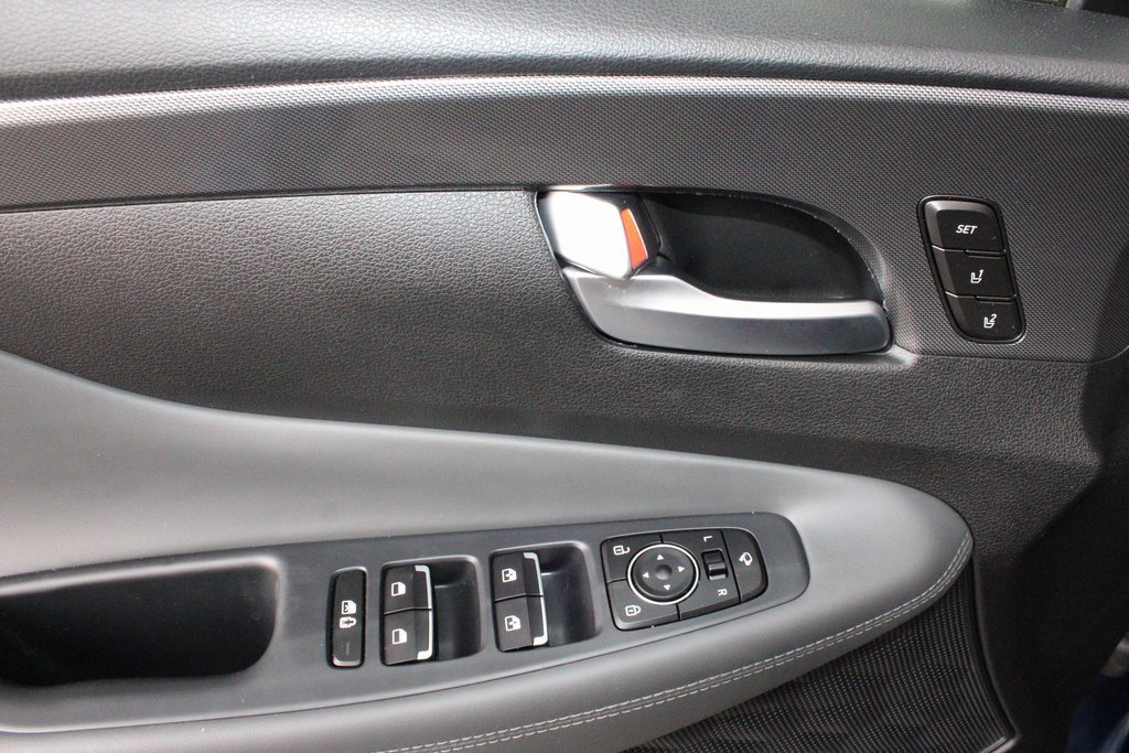 Used 2022 Hyundai Santa Fe Limited w/ Cargo Package image 23