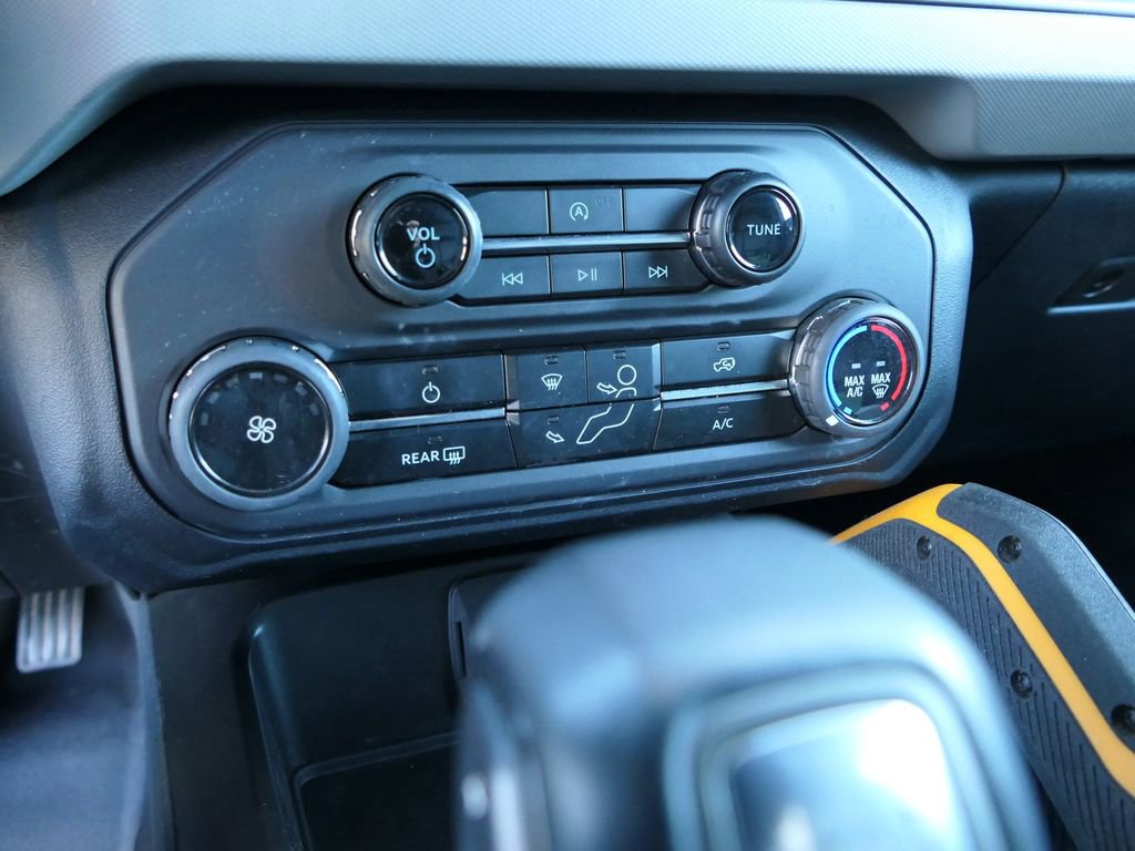 Used 2023 Ford Bronco Badlands image 24