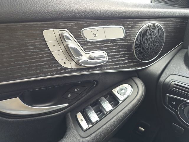 Used 2021 Mercedes-Benz GLC 300 GLC 300 image 13