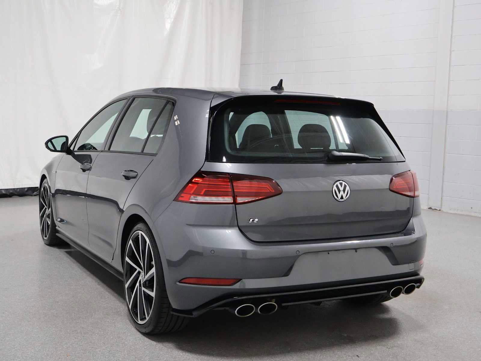 Used 2019 Volkswagen Golf R 4-Door AWD/4WD image 3