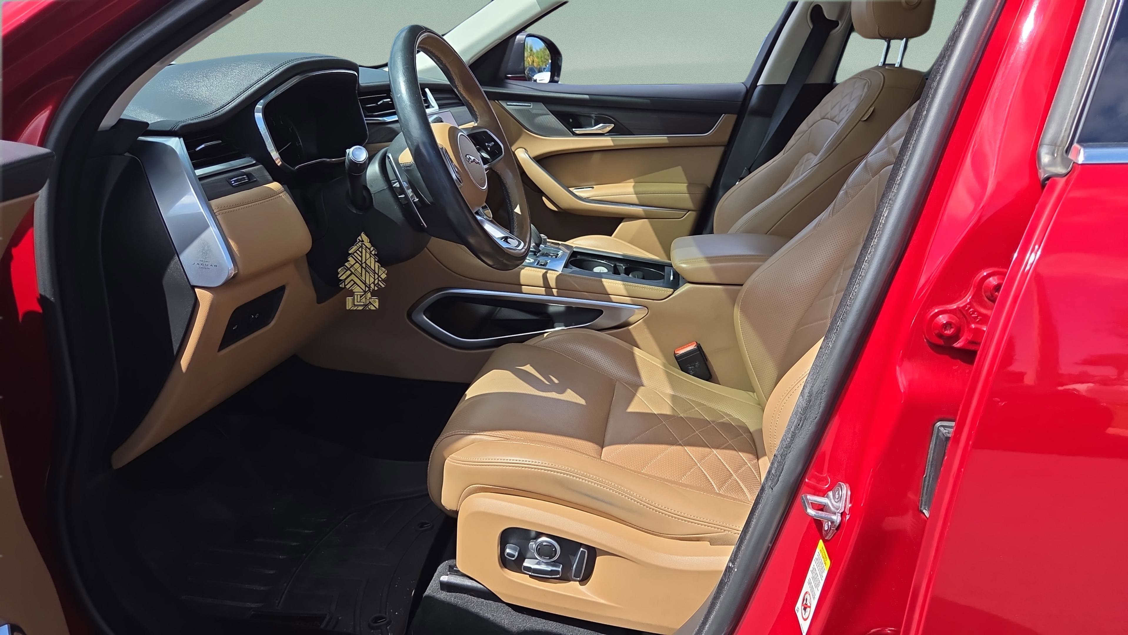 Used 2022 Jaguar F-PACE S image 9