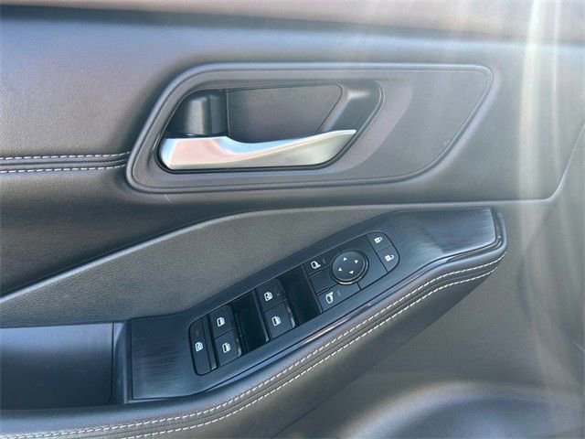 Used 2023 Nissan Rogue SV w/ SV Premium B Package image 19