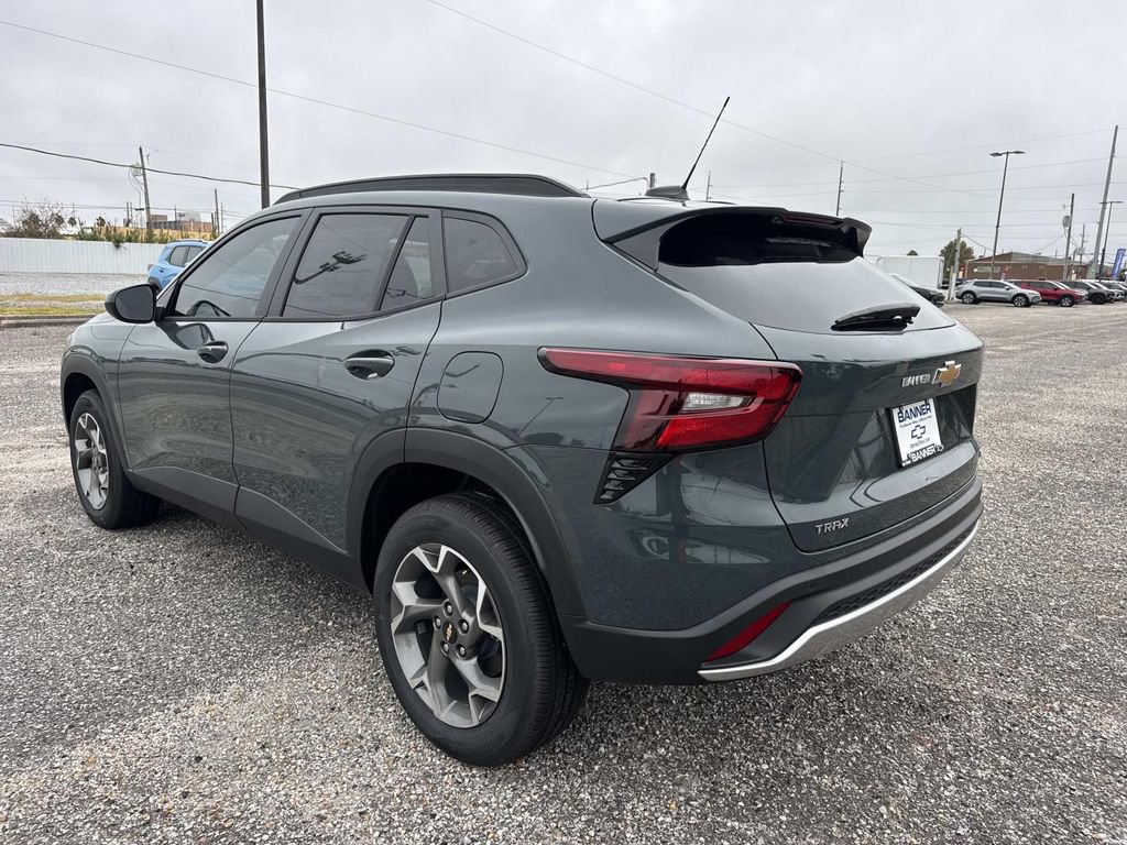 New 2026 Chevrolet Trax LT w/ Driver Confidence Package image 5