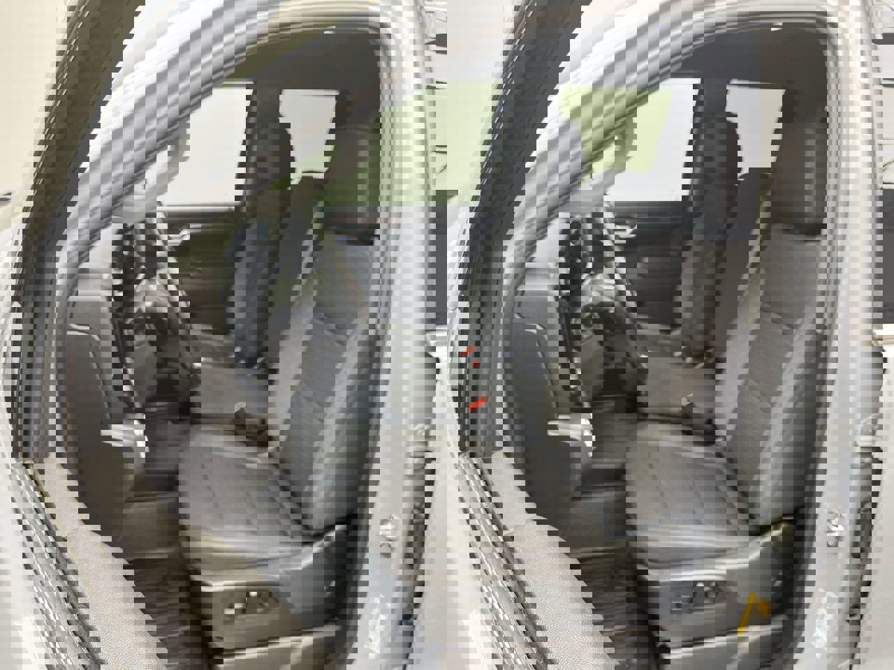 Used 2024 GMC Sierra 1500 SLE w/ X31 Off-Road Package image 9