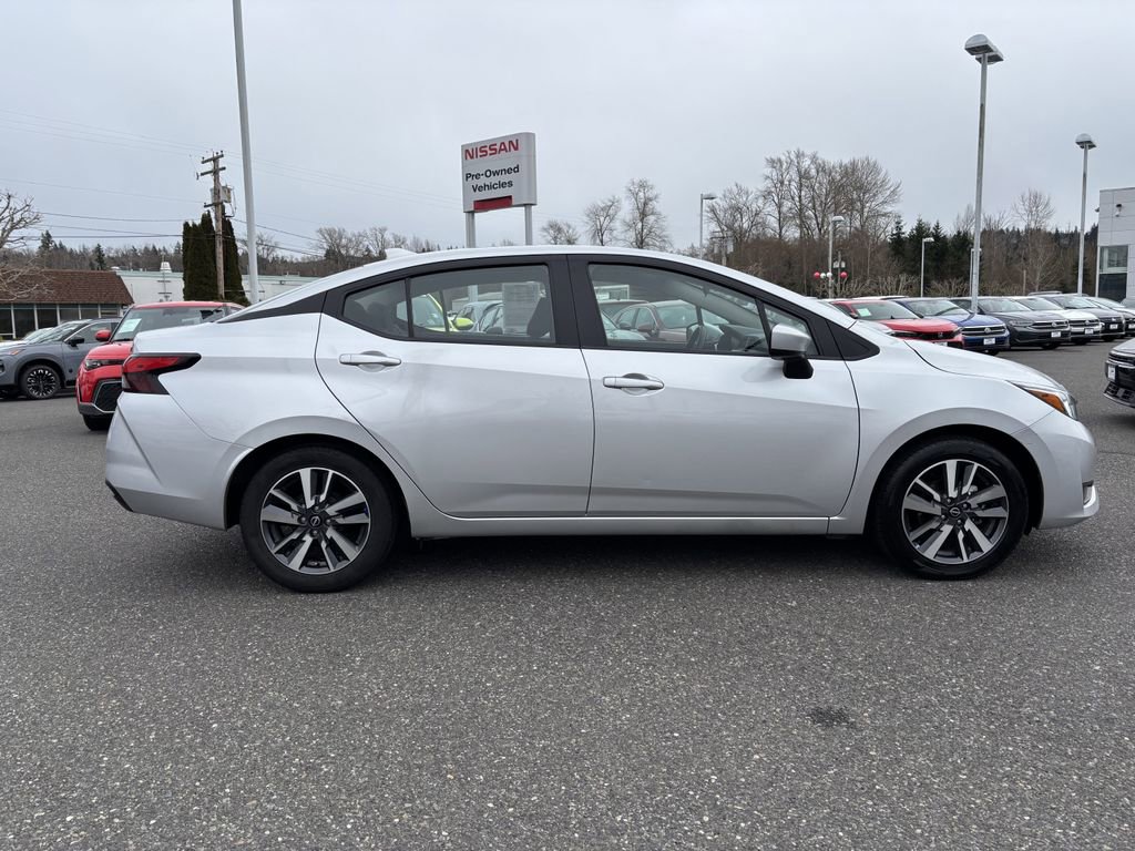 Used 2023 Nissan Versa SV image 8