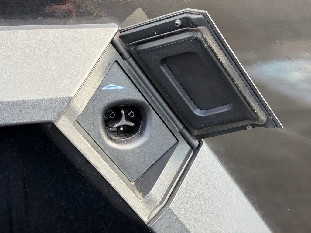 Used 2024 Tesla Cybertruck Cyberbeast image 5