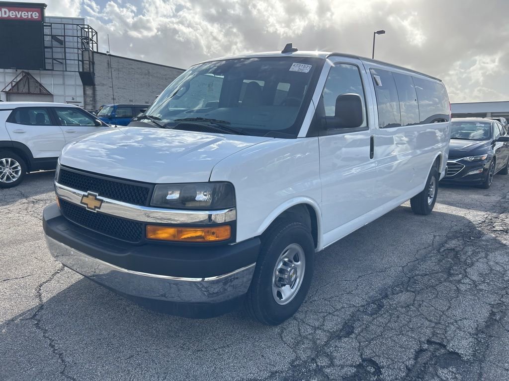 Used 2025 Chevrolet Express 3500 LT w/ LT Preferred Equipment Group image 3