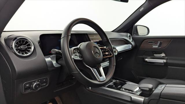 Used 2023 Mercedes-Benz EQB 300 4MATIC image 23