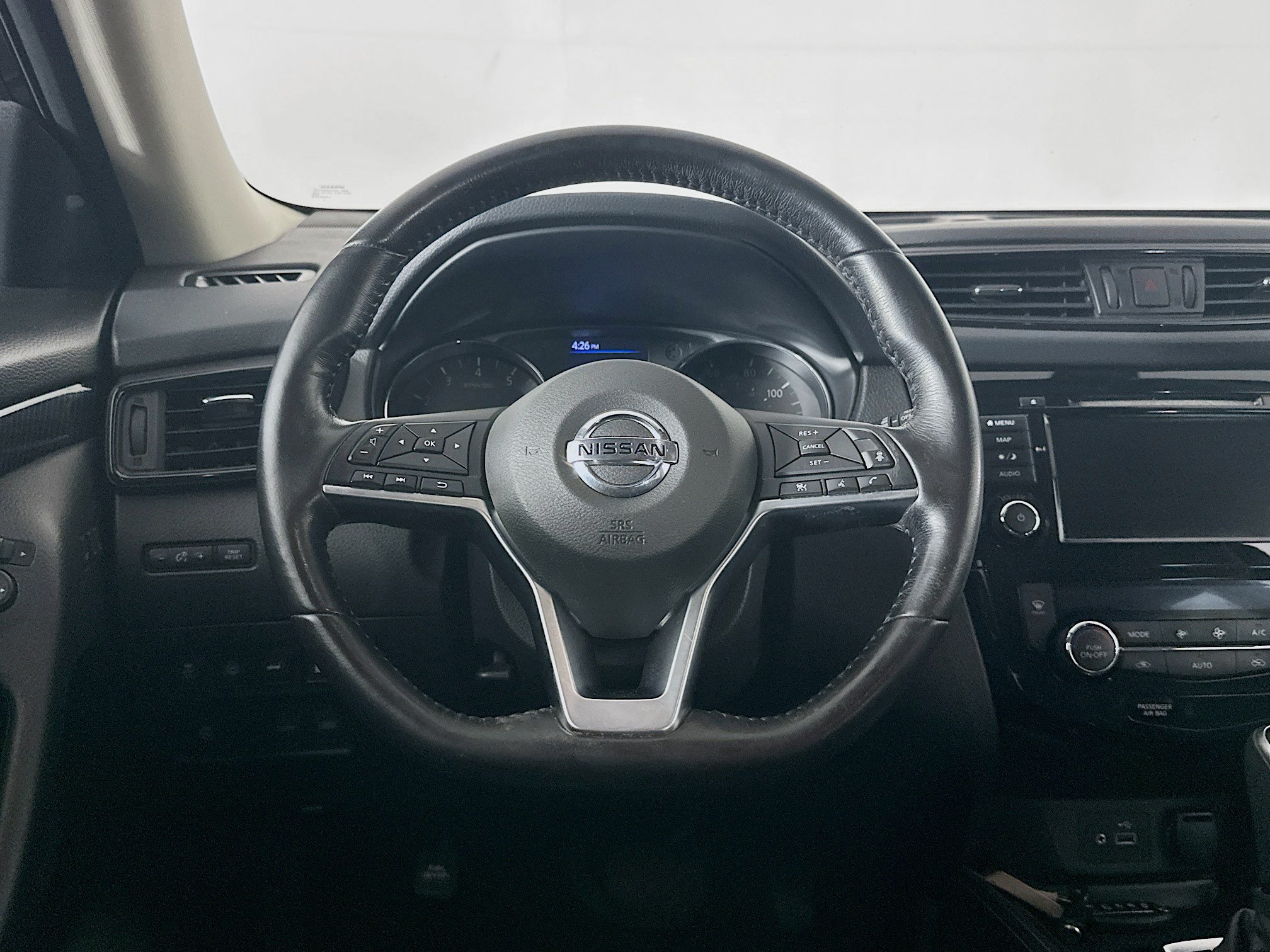 Used 2018 Nissan Rogue SL FWD image 17