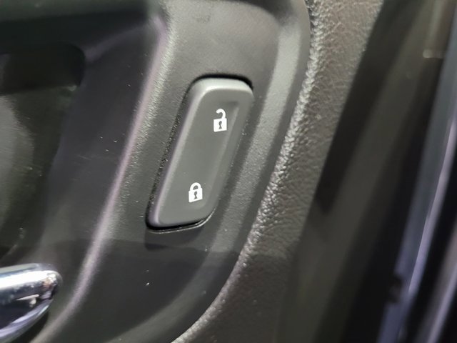 Used 2017 Chevrolet Colorado LT w/ LT Convenience Package image 45