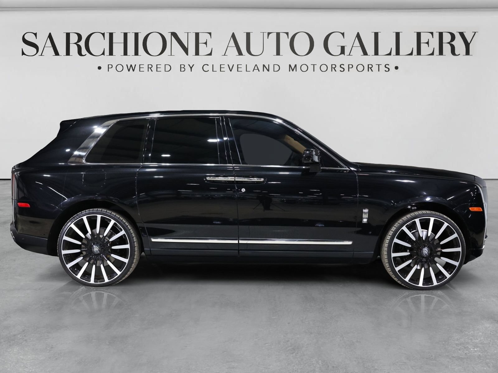 Used 2020 Rolls-Royce Cullinan AWD/4WD image 3