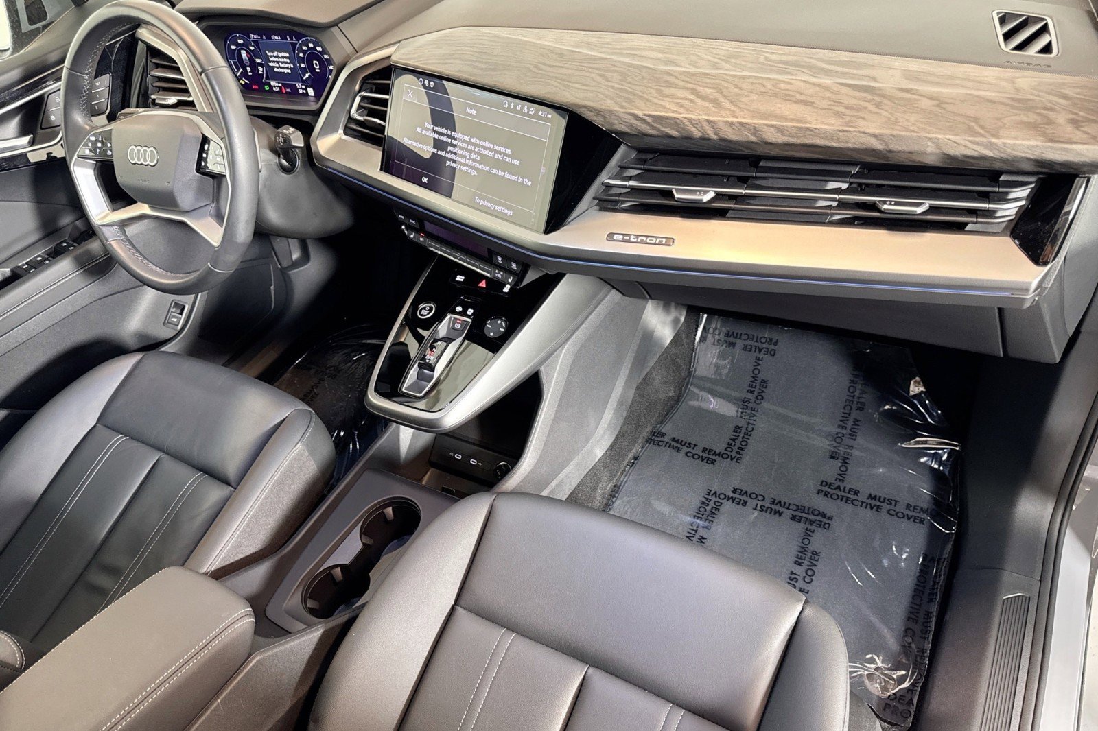 Used 2025 Audi Q4 e-tron Premium Plus image 28