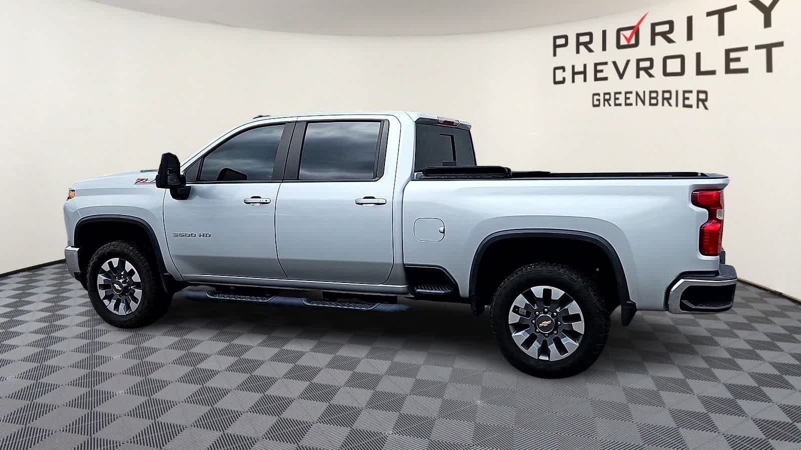 Used 2023 Chevrolet Silverado 3500 LT w/ All Star Edition AWD/4WD image 6