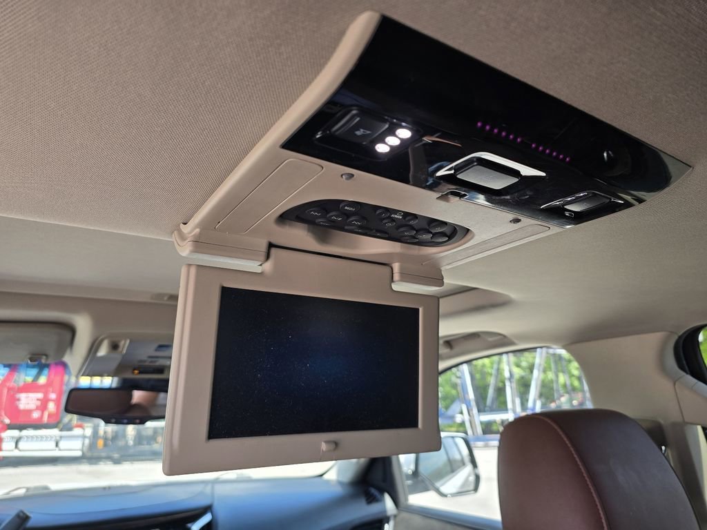 Used 2016 Cadillac Escalade Premium RWD image 24