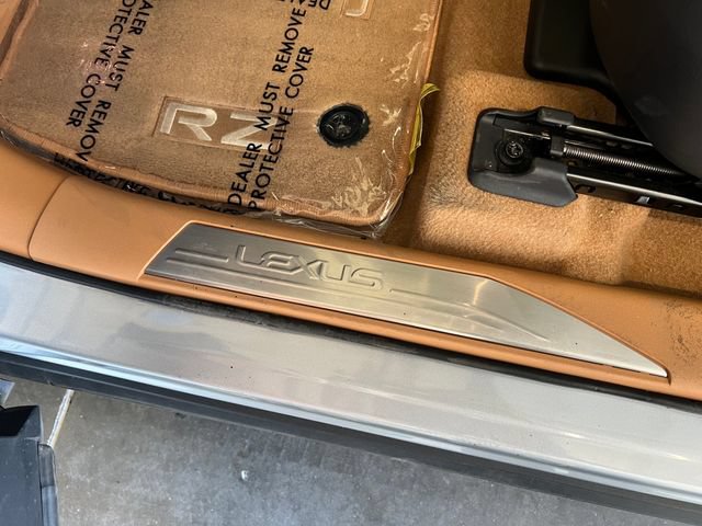 Used 2024 Lexus RZ 450e Premium AWD/4WD image 39