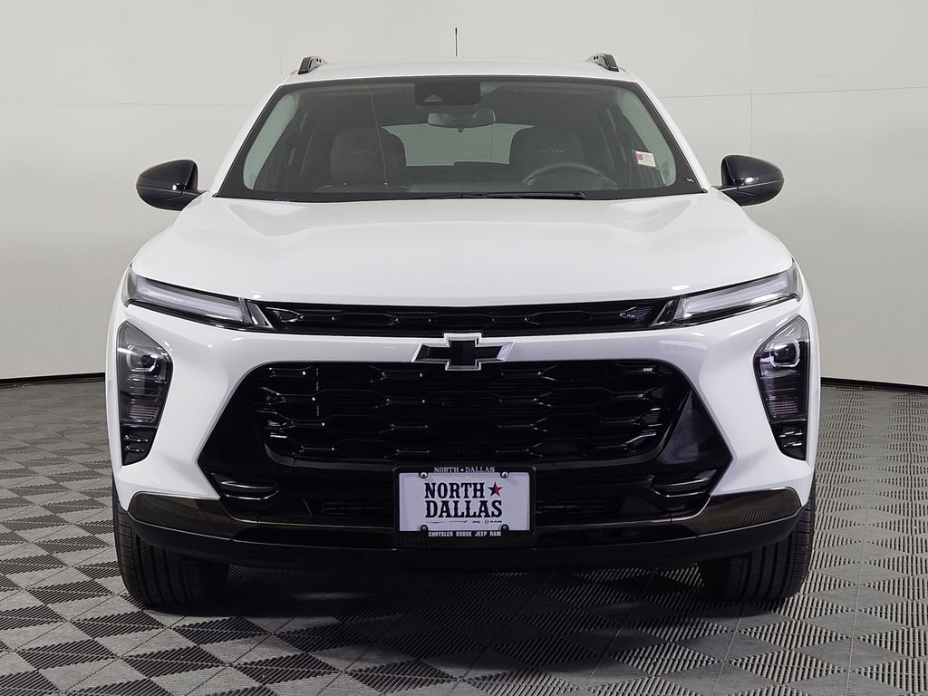 Used 2025 Chevrolet Trax ACTIV w/ Driver Confidence Package image 2