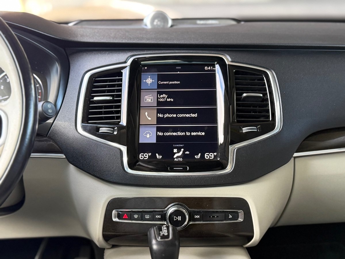 Used 2017 Volvo XC90 T6 Momentum w/ Vision Package AWD/4WD image 24