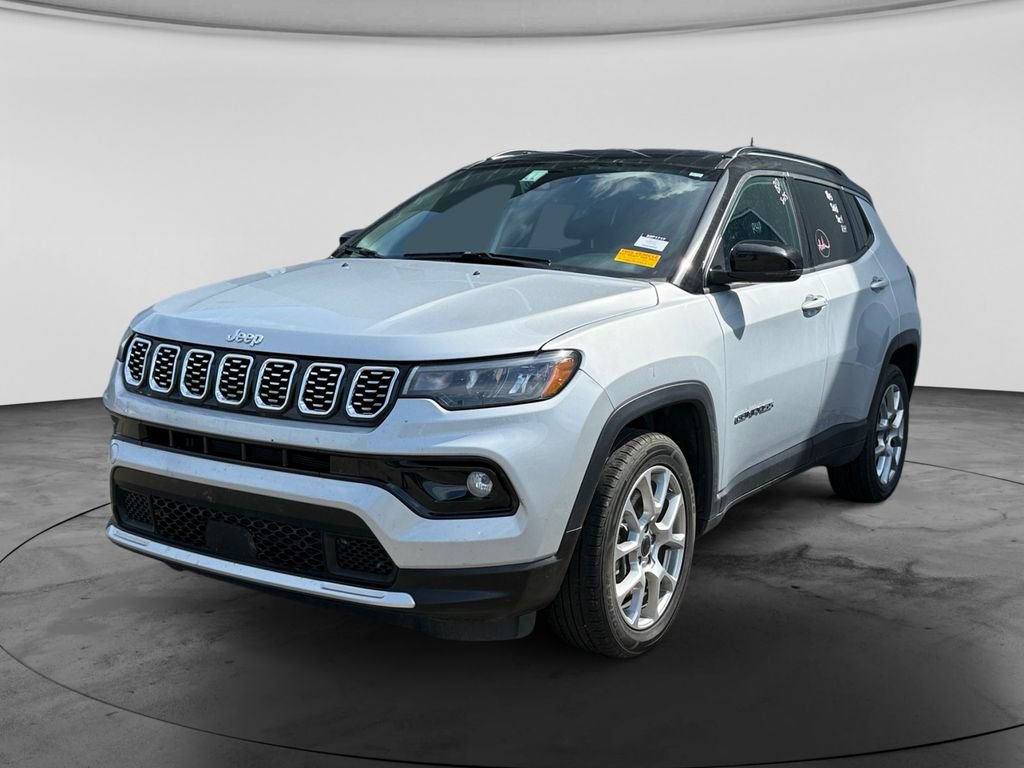 Used 2025 Jeep Compass Limited AWD/4WD image 4