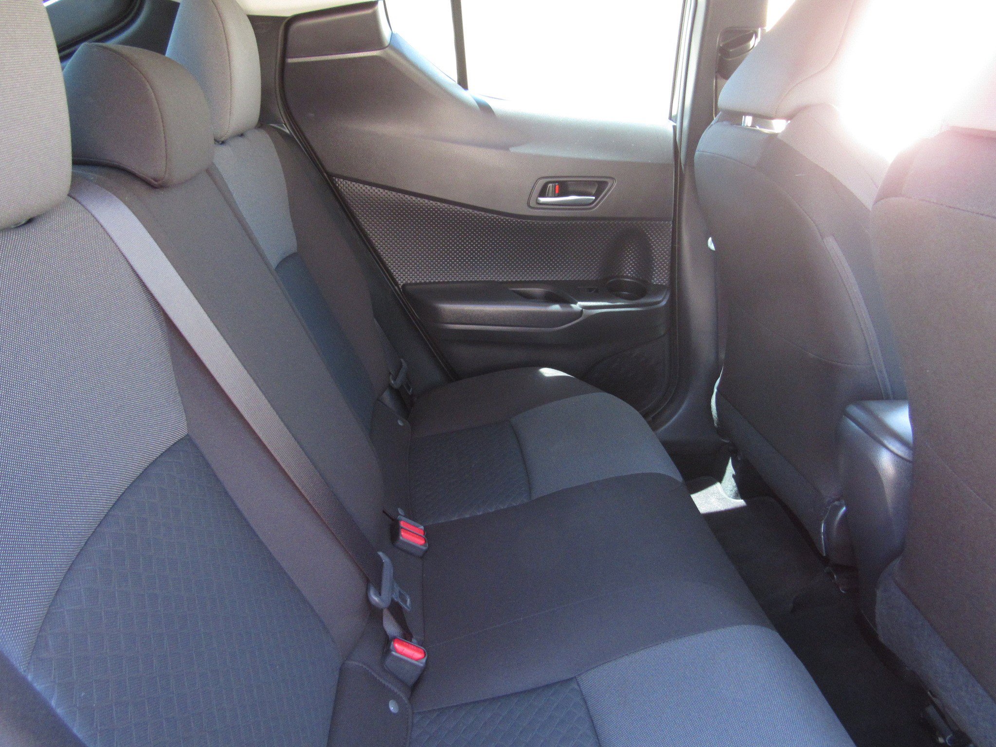 Used 2021 Toyota C-HR LE FWD image 11