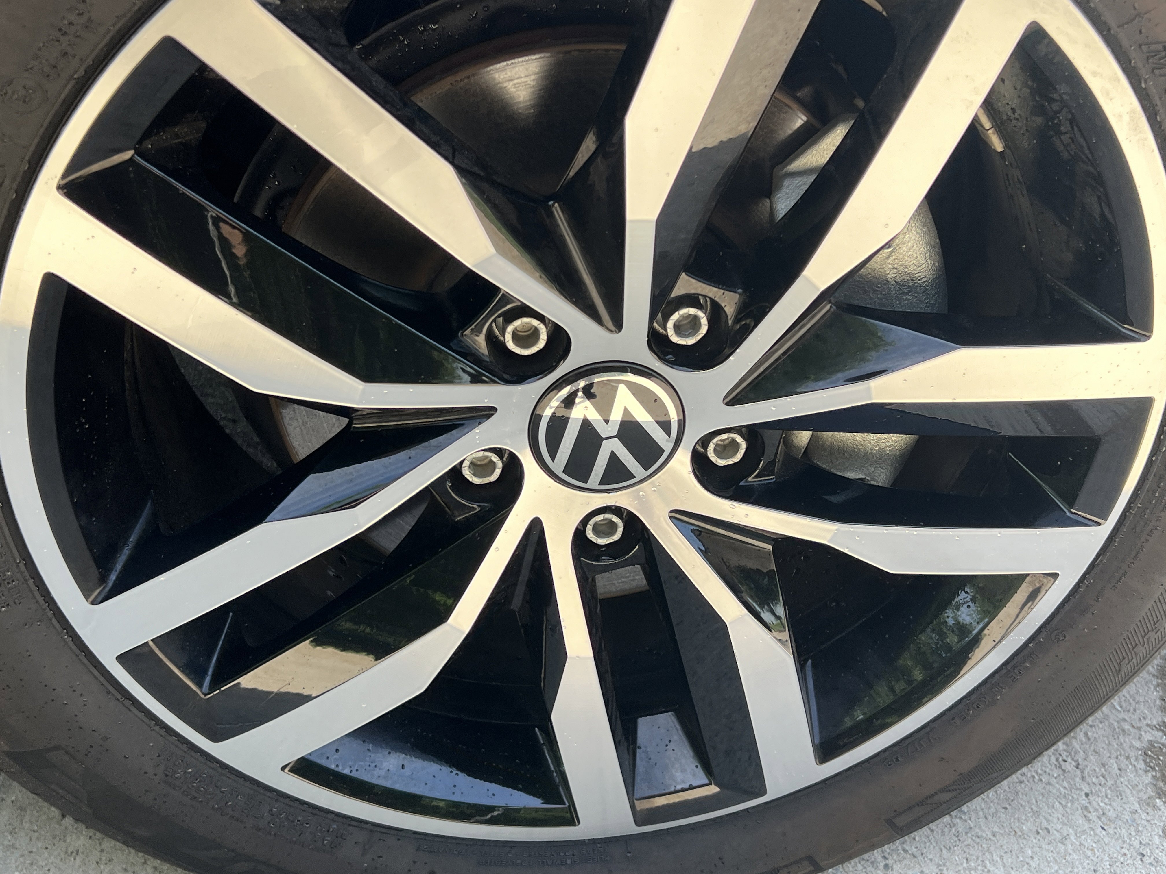 Used 2025 Volkswagen Jetta SE FWD image 12