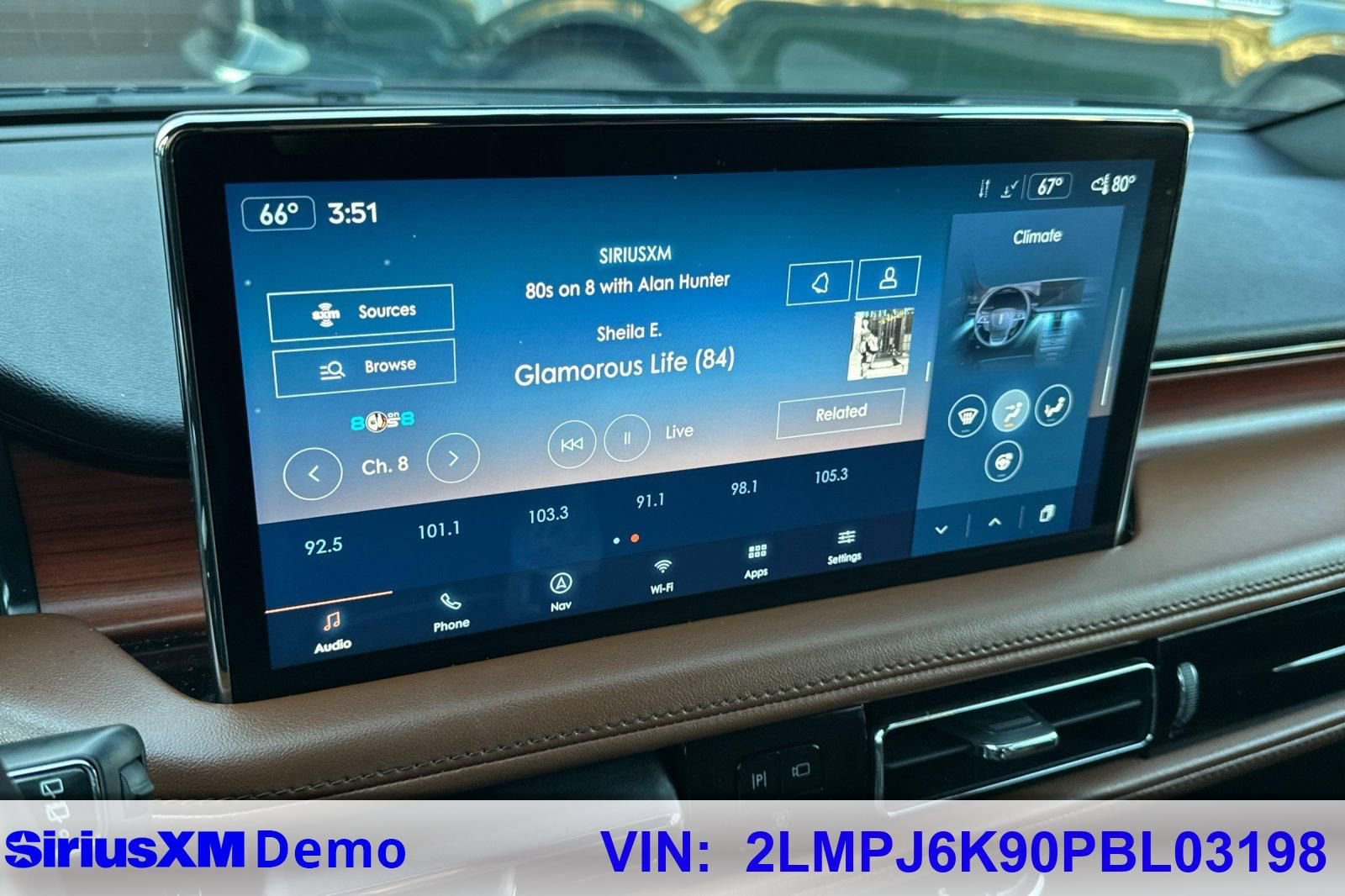 Used 2023 Lincoln Nautilus Reserve w/ Luxury Package image 30